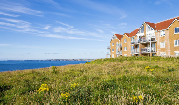 Breakers - luxury holiday apartment in Newquay close to Fistral beach